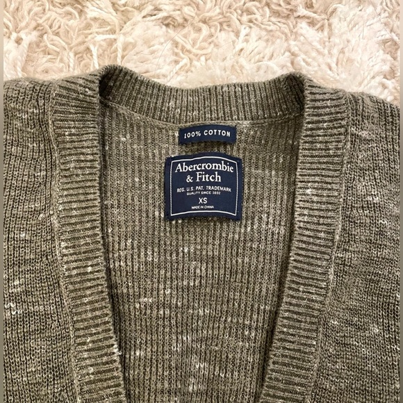 Abercrombie & Fitch Cardigan Size XS Olive Green Button Up Cardigan Sweater - Picture 4 of 5